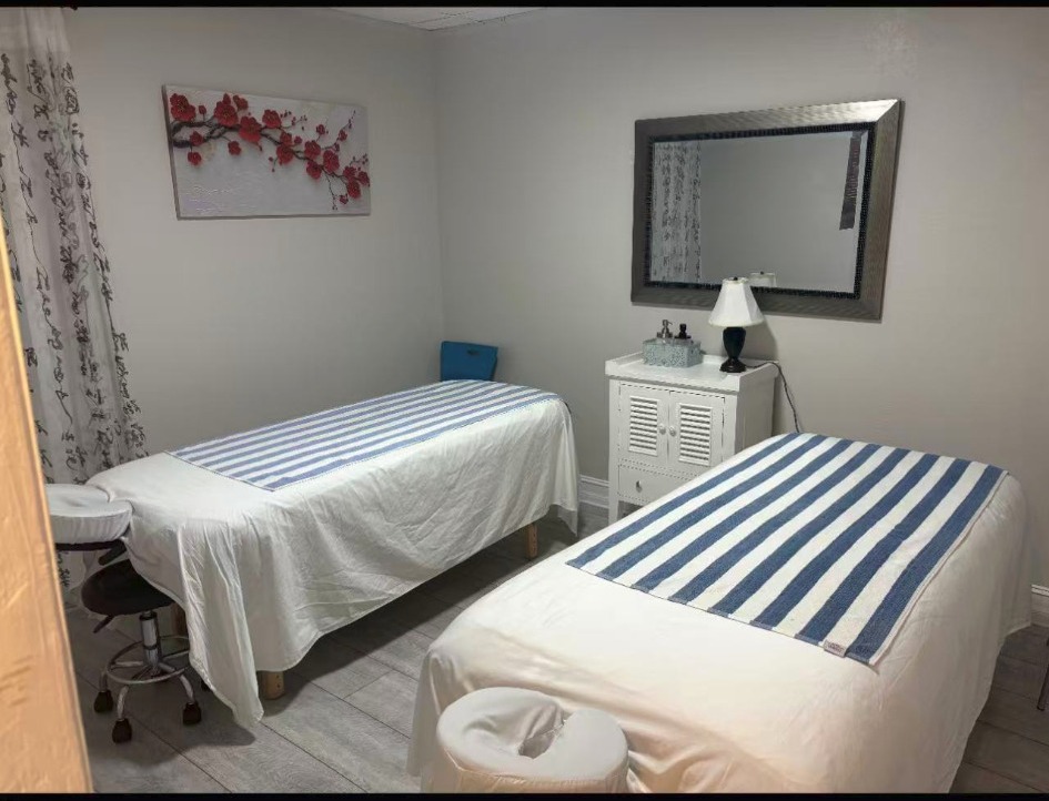 Couples massage room at Datang Health Spa